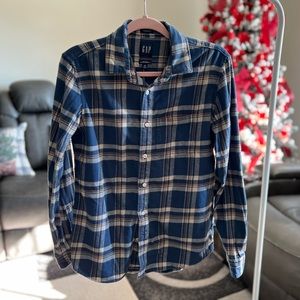 GAP Shirt